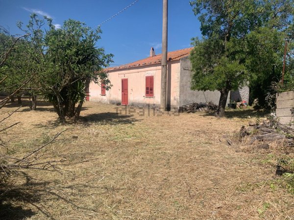 casa indipendente in vendita ad Erula