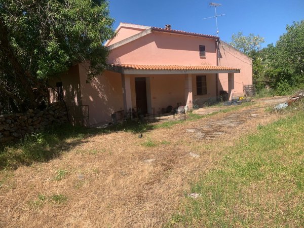 casa indipendente in vendita ad Erula in zona Tettile