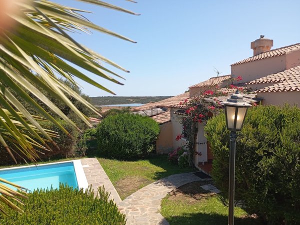 casa indipendente in vendita a Stintino