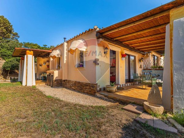 casa indipendente in vendita a Stintino
