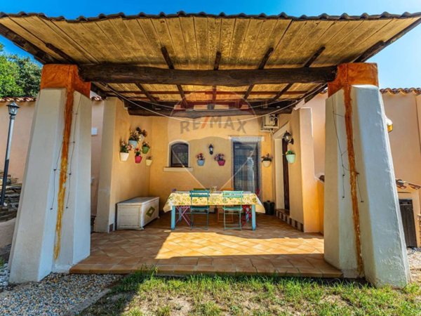 casa indipendente in vendita a Stintino