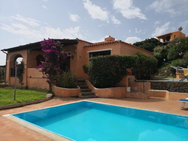 casa indipendente in vendita a Stintino