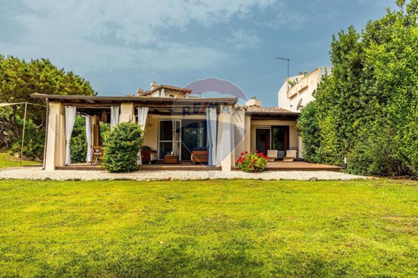 casa indipendente in vendita a Stintino
