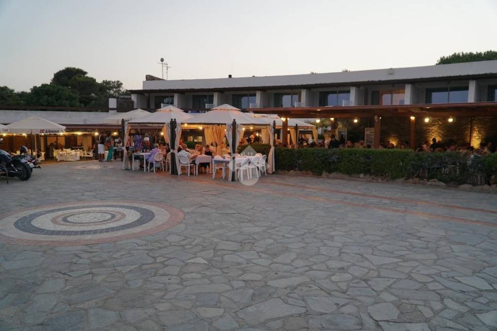 negozio in vendita a Stintino in zona Le Vele