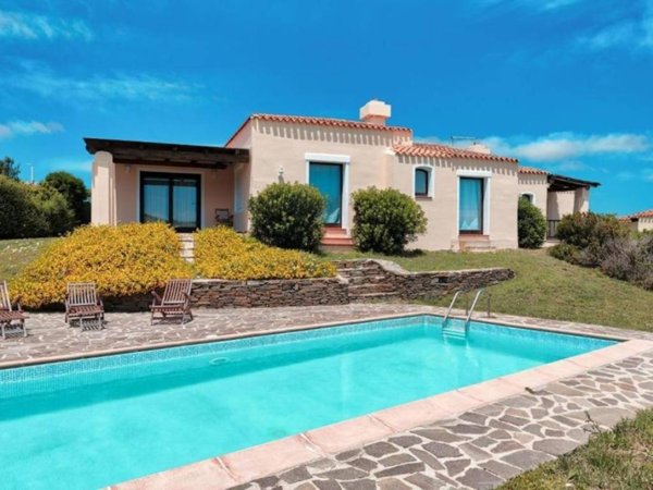 casa indipendente in vendita a Stintino