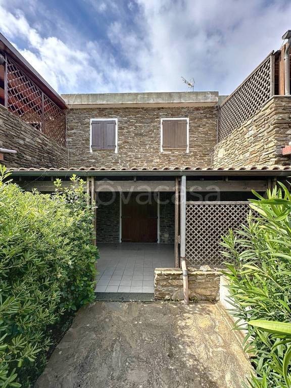 casa indipendente in vendita a Stintino