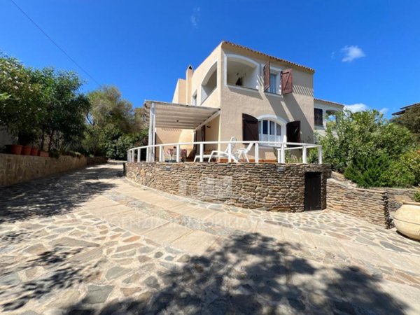 casa indipendente in vendita a Stintino