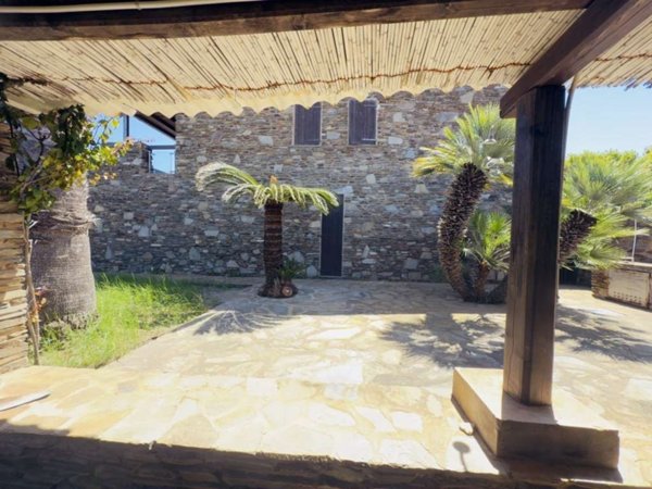 casa indipendente in vendita a Stintino