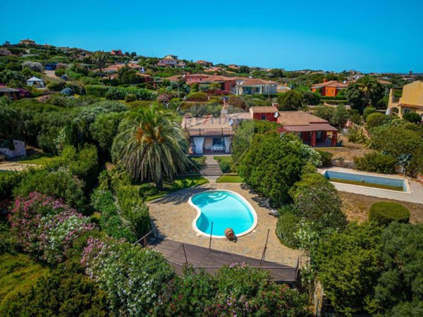 casa indipendente in vendita a Stintino