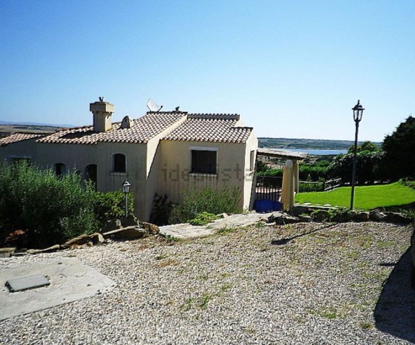 casa indipendente in vendita a Stintino