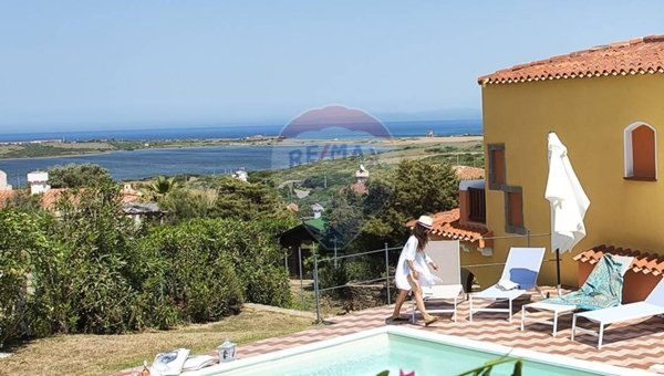 casa indipendente in vendita a Stintino