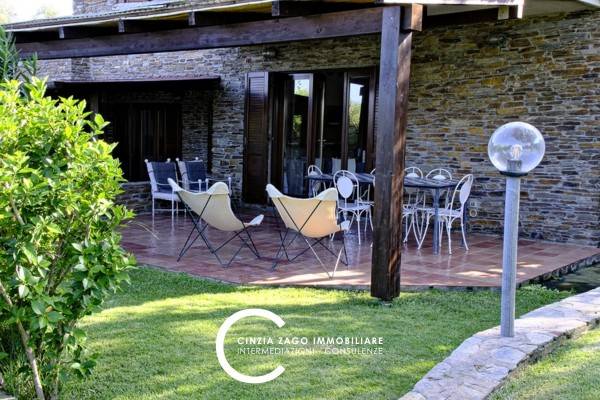 casa indipendente in vendita a Stintino