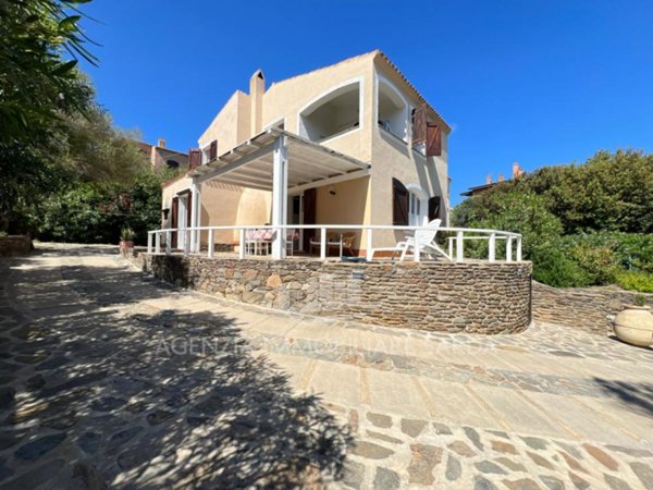 casa indipendente in vendita a Stintino