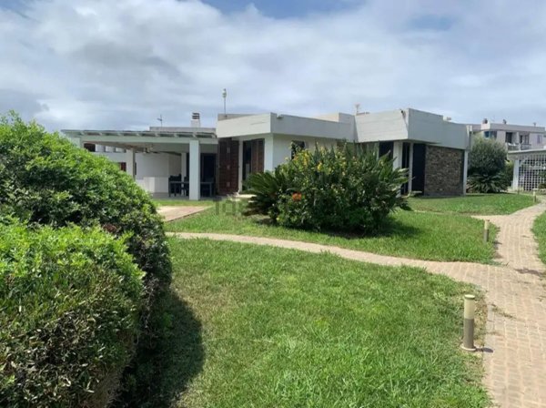 casa indipendente in vendita a Stintino