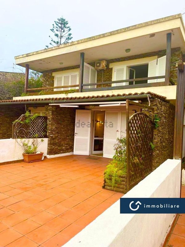 casa indipendente in vendita a Stintino