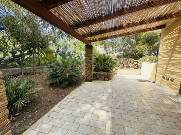 casa indipendente in vendita a Stintino