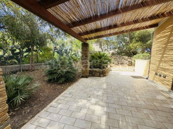 casa indipendente in vendita a Stintino