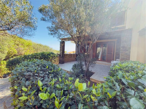 casa indipendente in vendita a Stintino