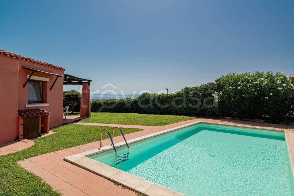 casa indipendente in vendita a Stintino