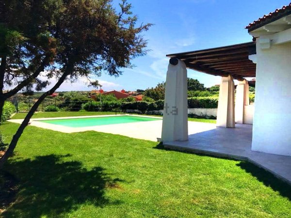 casa indipendente in vendita a Stintino