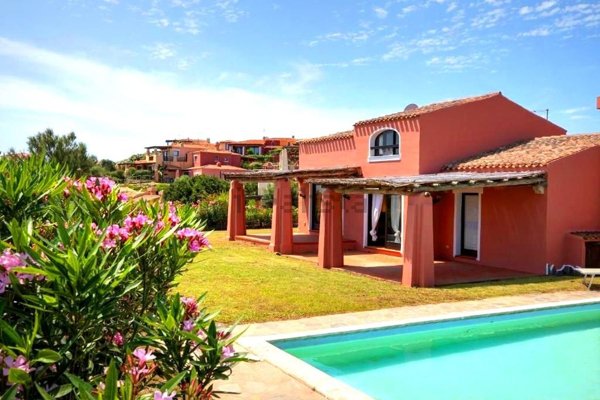 casa indipendente in vendita a Stintino