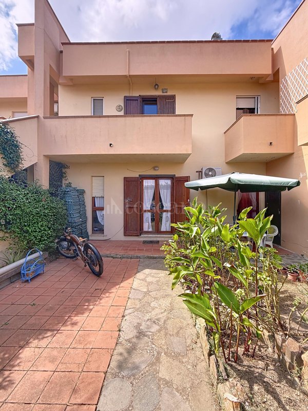 casa indipendente in vendita a Stintino in zona Le Vele