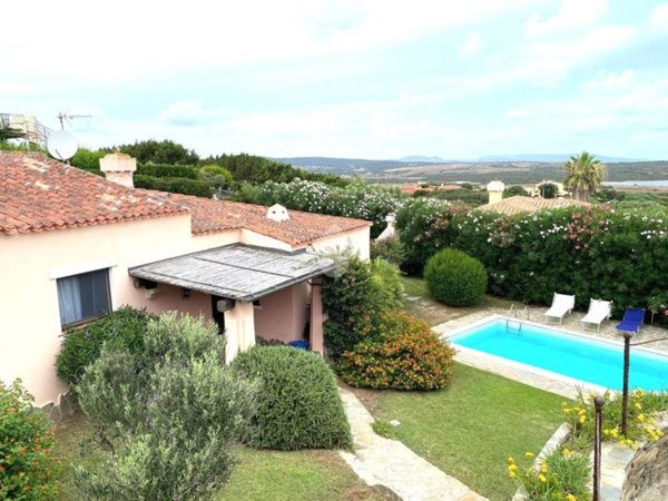 casa indipendente in vendita a Stintino