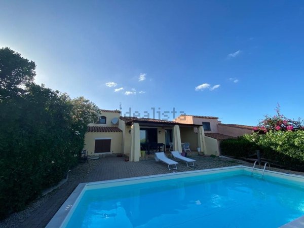 casa indipendente in vendita a Stintino