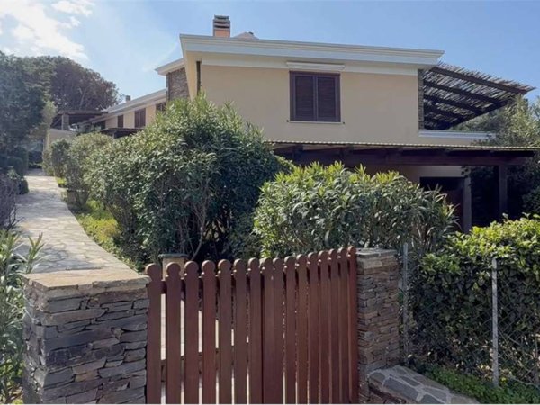 casa indipendente in vendita a Stintino in zona Rocca Ruja