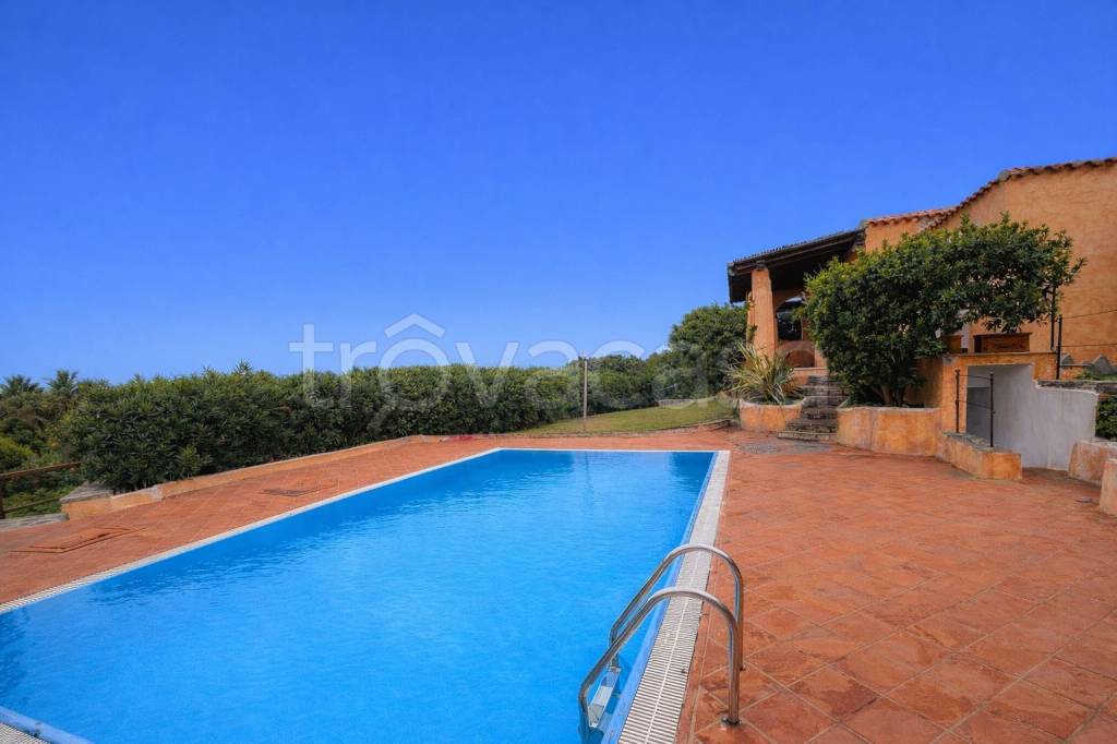 casa indipendente in vendita a Stintino