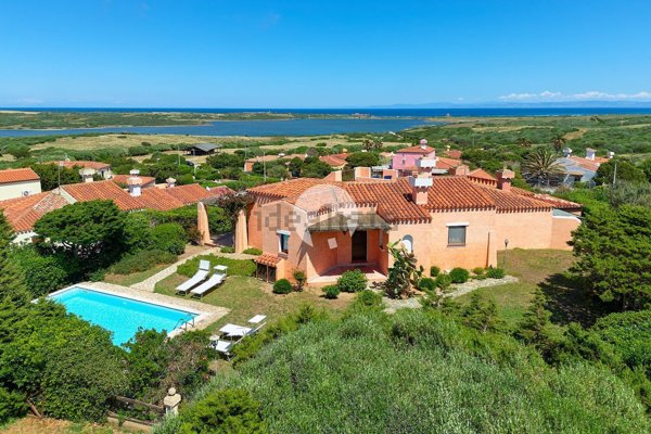 casa indipendente in vendita a Stintino
