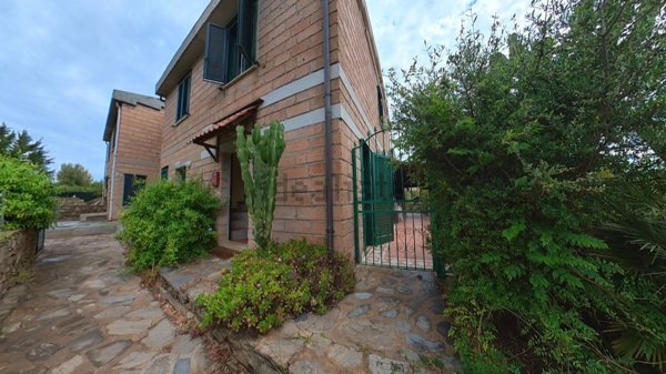 casa indipendente in vendita a Stintino
