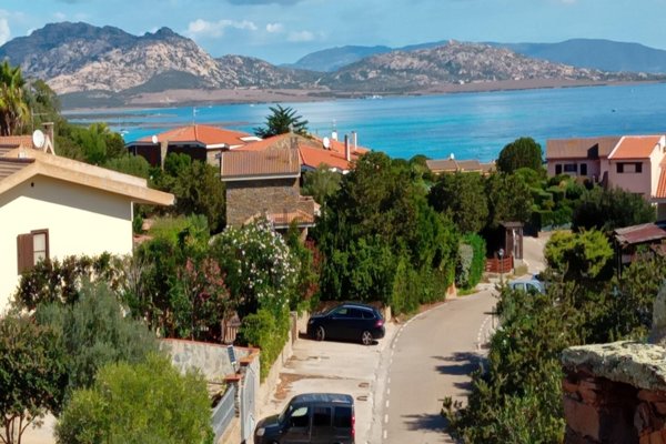 casa indipendente in vendita a Stintino