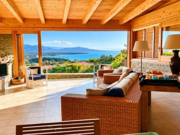 casa indipendente in vendita a Stintino
