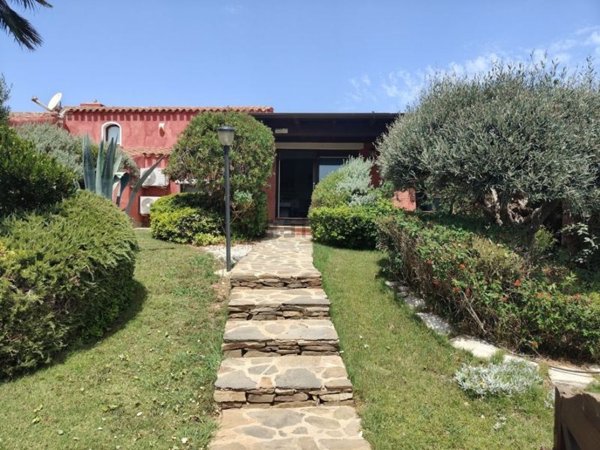 casa indipendente in vendita a Stintino