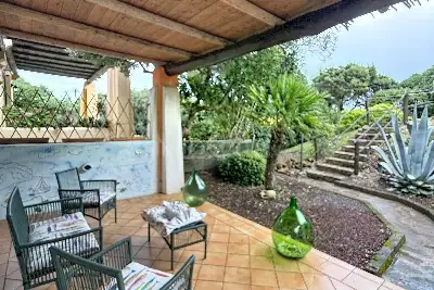 casa indipendente in vendita a Stintino