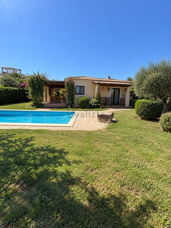 casa indipendente in vendita a Stintino