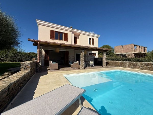 casa indipendente in vendita a Stintino