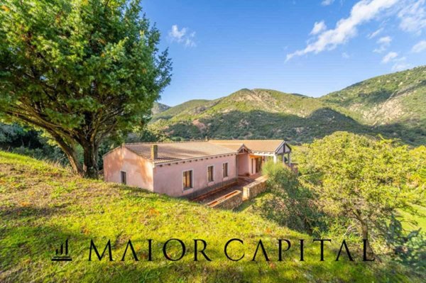 casa indipendente in vendita a Padru in zona Sotza