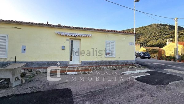 casa indipendente in vendita a Padru in zona Tirialzu
