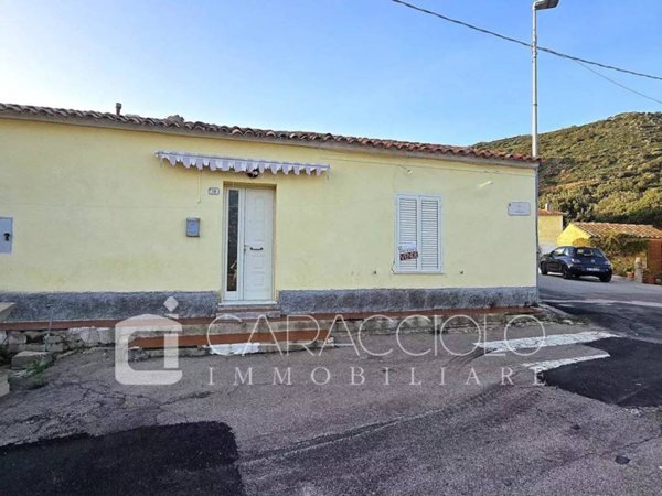 casa indipendente in vendita a Padru in zona Tirialzu