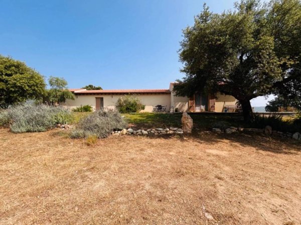 casa indipendente in vendita a Padru