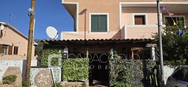 appartamento in vendita a Padru