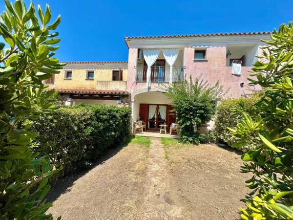 casa indipendente in vendita a Budoni in zona Agrustos