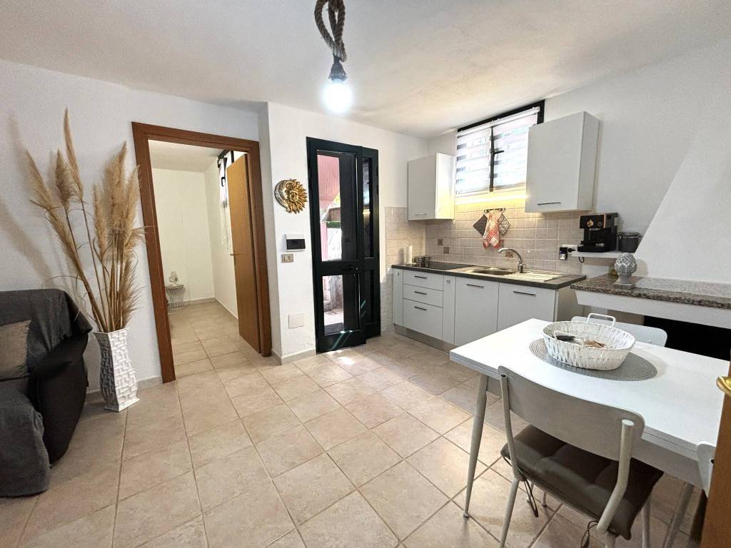 appartamento in vendita a Budoni in zona Limpiddu