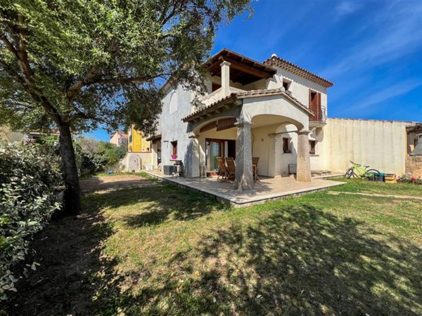 casa indipendente in vendita a Budoni