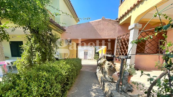 appartamento in vendita a Budoni in zona Limpiddu