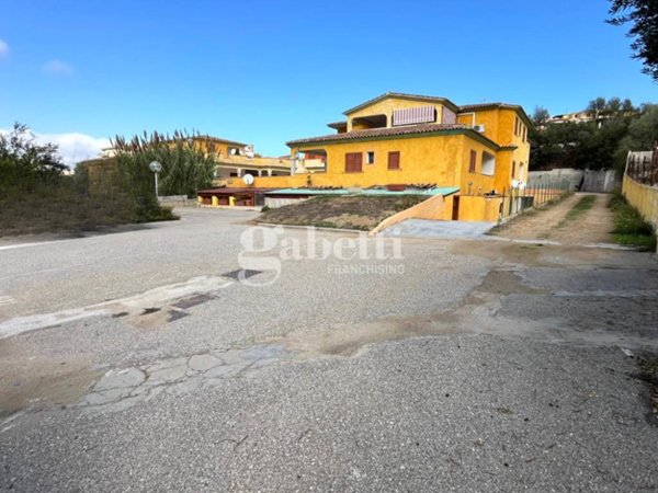 appartamento in vendita a Budoni in zona Tanaunella
