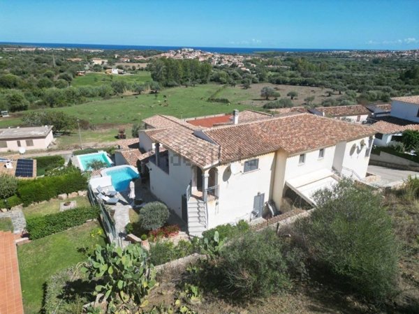 casa indipendente in vendita a Budoni