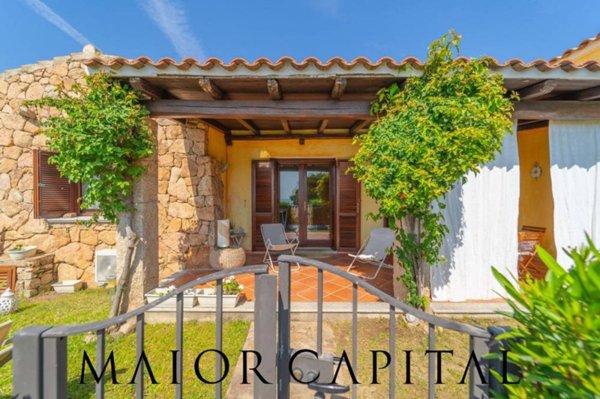 casa indipendente in vendita a Budoni in zona Baia Sant 'Anna